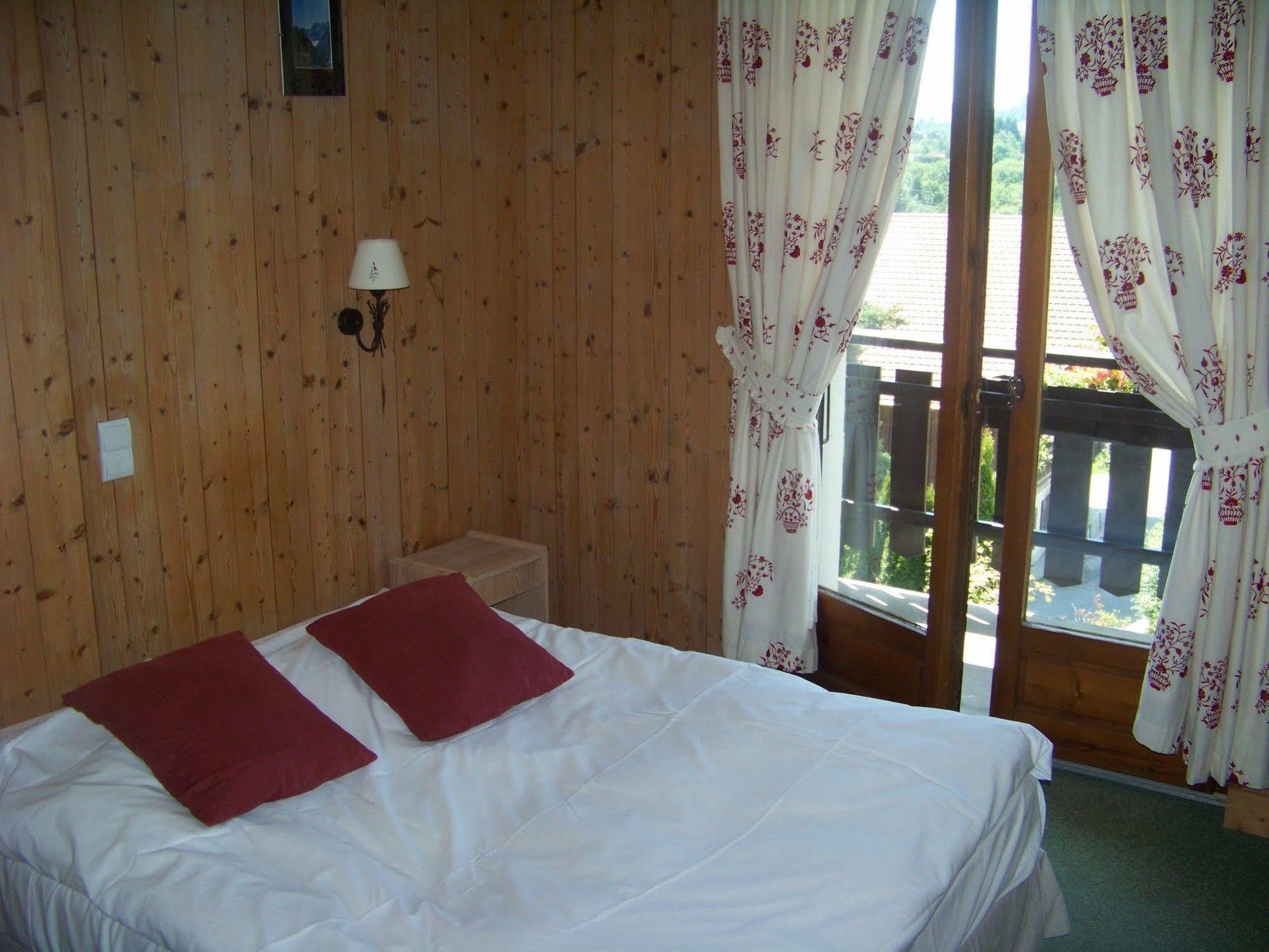Hotel Le Caprice Des Neiges 孔布卢 外观 照片
